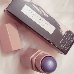Fenty Beauty - Shimmer Matchstix
Shade: Unicorn